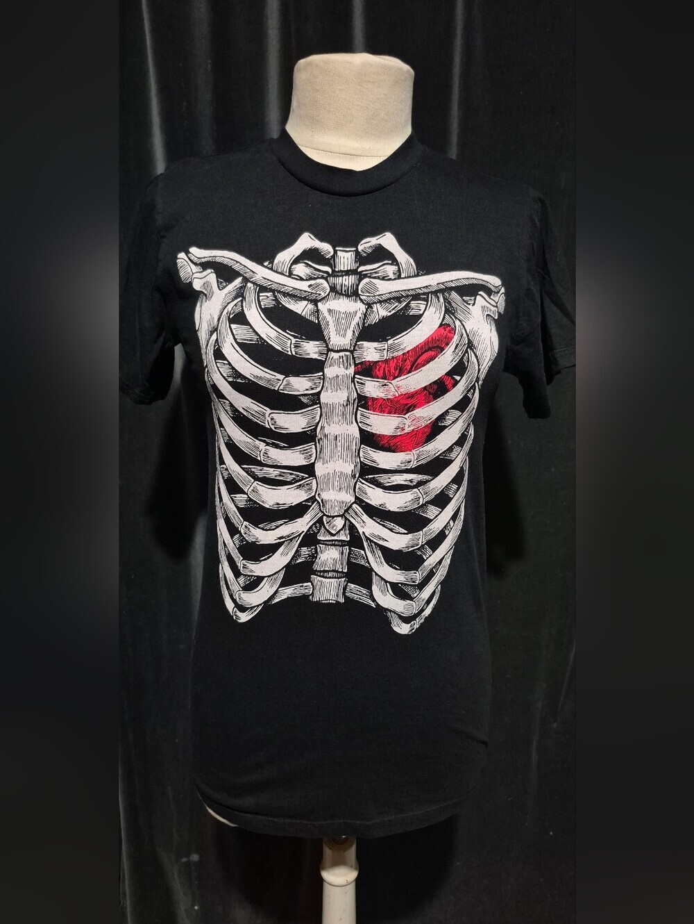 Michaels Black Short Sleeve Tee with White Rib Cage and Red Heart Graphic(BOX C)